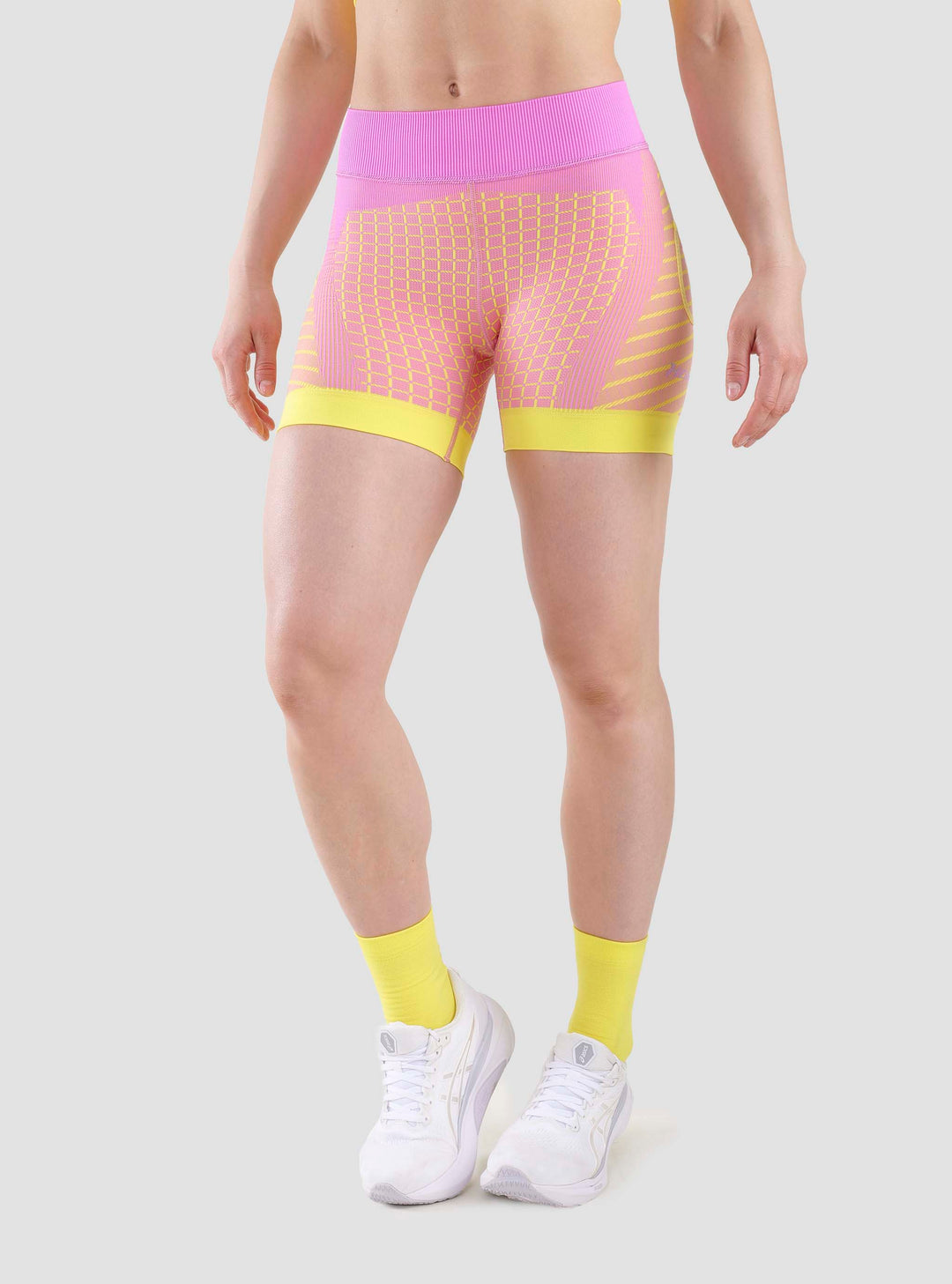 NAOMI COLORFUL