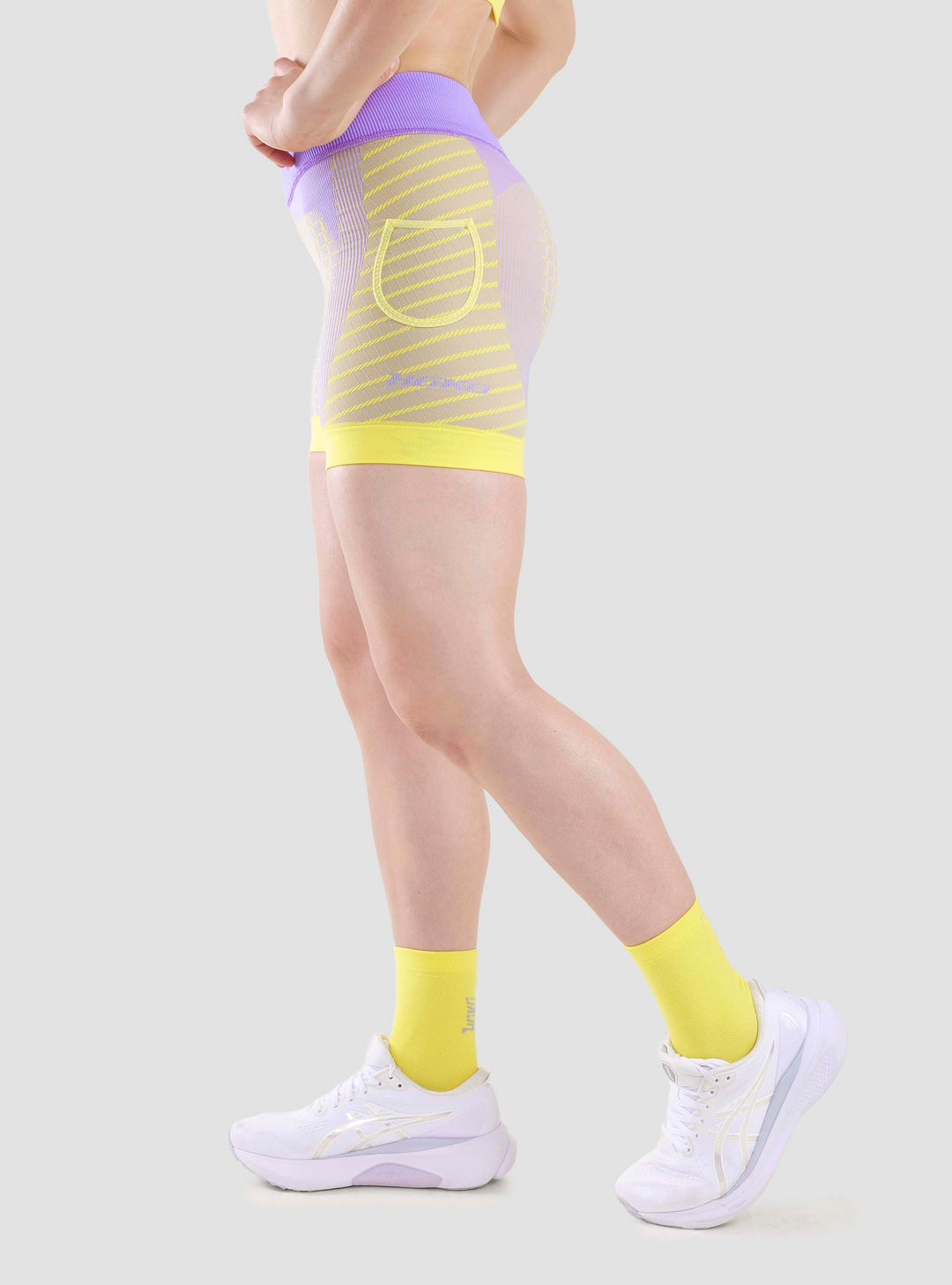 NAOMI COLORFUL