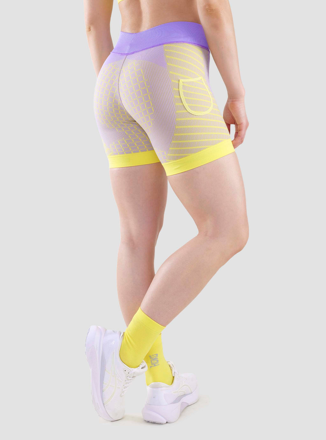 NAOMI COLORFUL