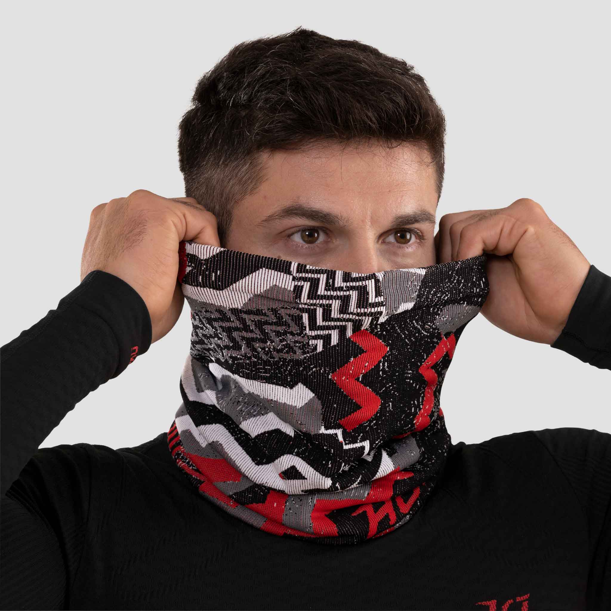 https://www.hokosport.com/cdn/shop/products/braga-cuello-termica-hombre-negro-raisu-3.jpg?v=1677495189