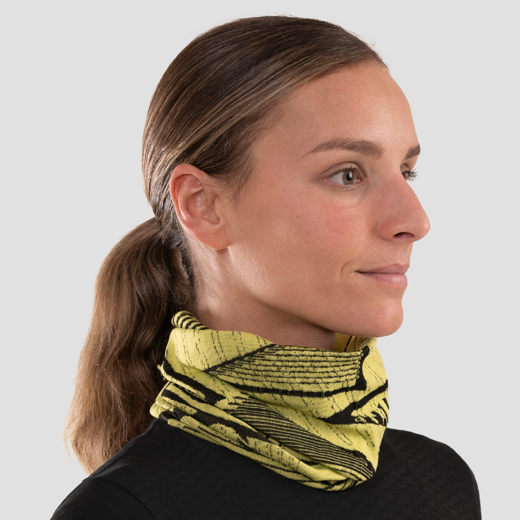 https://www.hokosport.com/cdn/shop/products/braga-cuello-termica-mujer-amarillo-makokoro_2.png?v=1702454771