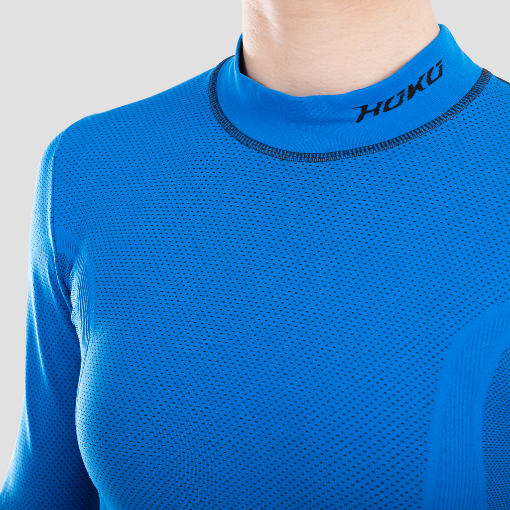 Camiseta manga larga térmica para mujer color azul. Nombre modelo Fuyu. Foto detalle cuello.