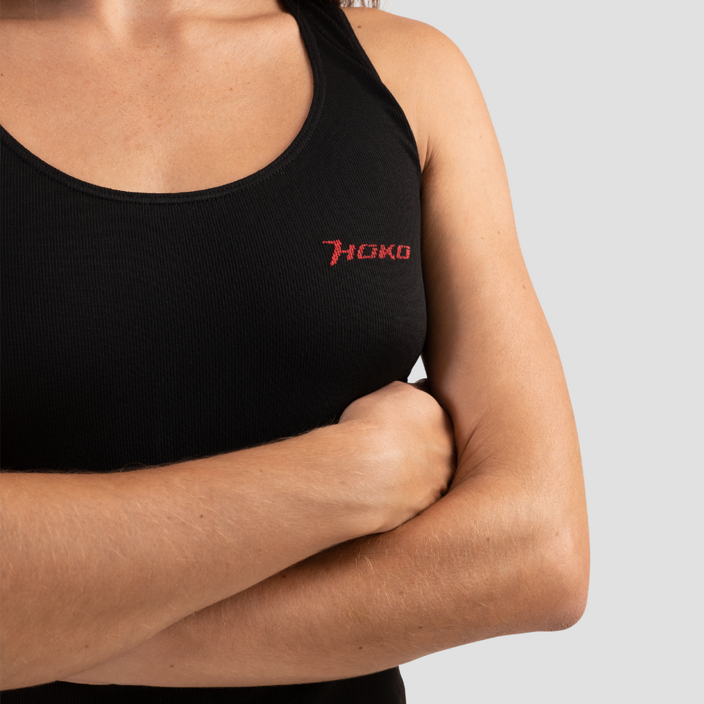 Camiseta sin mangas transpirable para mujer color negro. Nombre del modelo Suika. Foto detalle 