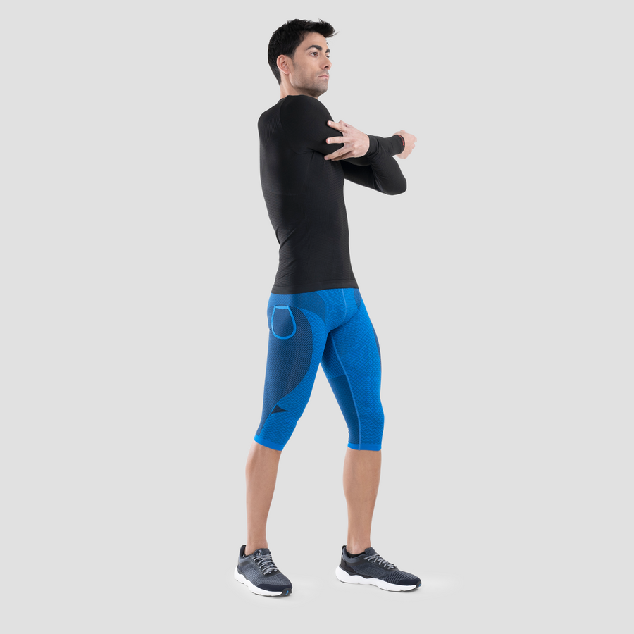 Malla pirata compresiva para hombre. Nombre del producto Sayonara. Color azul. Foto look estiramiento