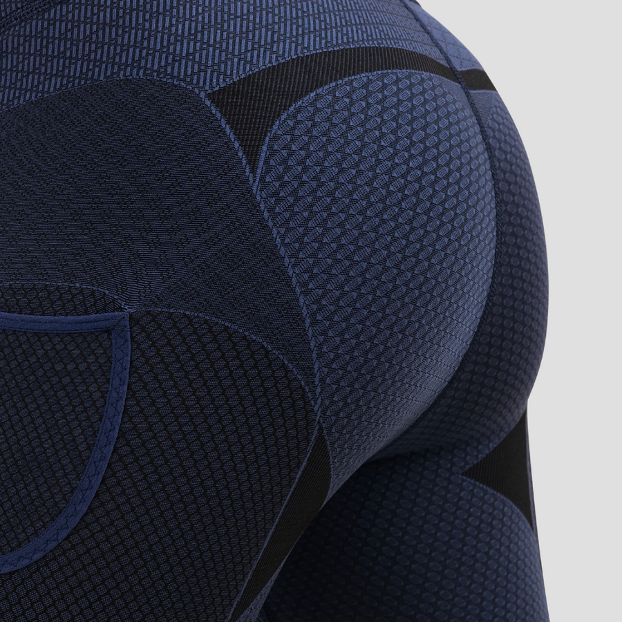 Malla pirata compresiva para hombre. Nombre del producto Sayonara. Color azul. Foto detalle tejidoMalla pirata compresiva para hombre. Nombre del producto Sayonara. Color navy. Foto detalle tejido