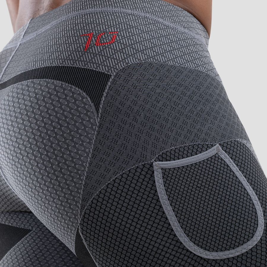 Malla pirata compresiva para hombre. Nombre del producto Sayonara. Color plomo. Foto detalle tejido