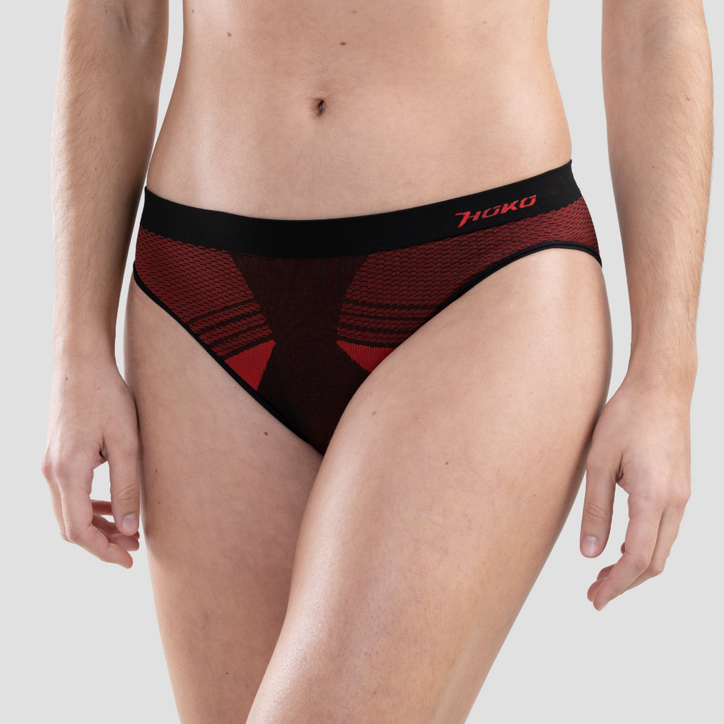 Ropa interior braga tipo bikini para mujer. Nombre del producto Emuna. Color rojo. Foto frontal.